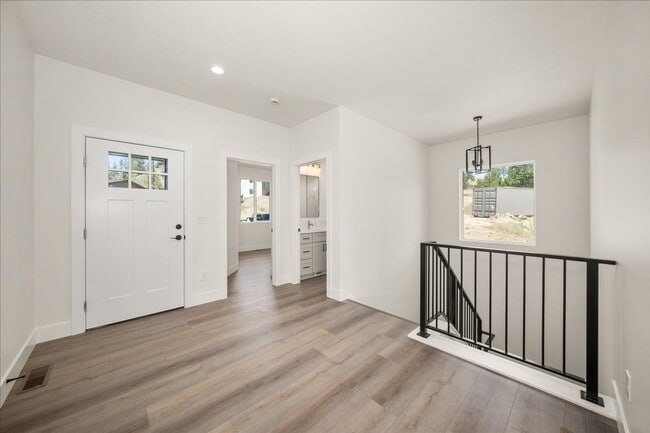 Building Photo - $3,800 - 4 Bed / 3 Bath Stunning Brand New...