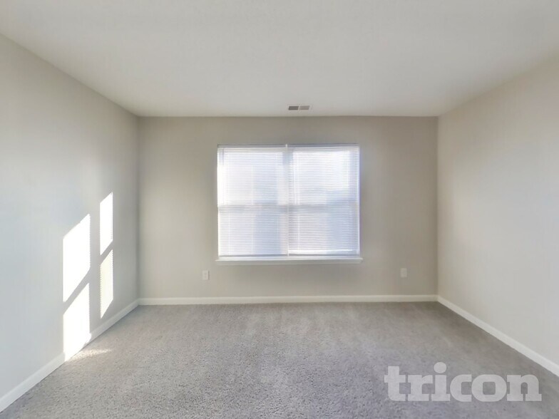 Building Photo - 10249 Cadogan Dr