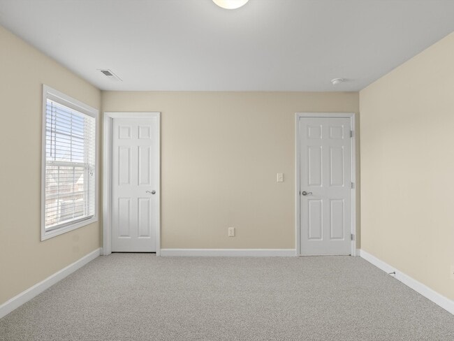 Building Photo - 4807 Creston Ct SE