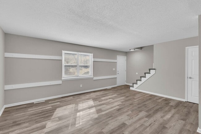 Building Photo - Amazing Townhomes