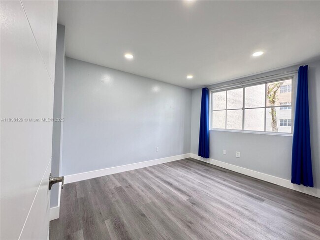 Building Photo - 6175 NW 186th St