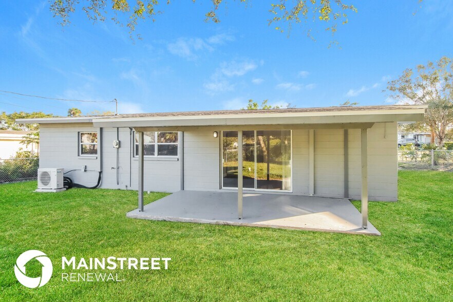 Building Photo - 514 4th Pl SW