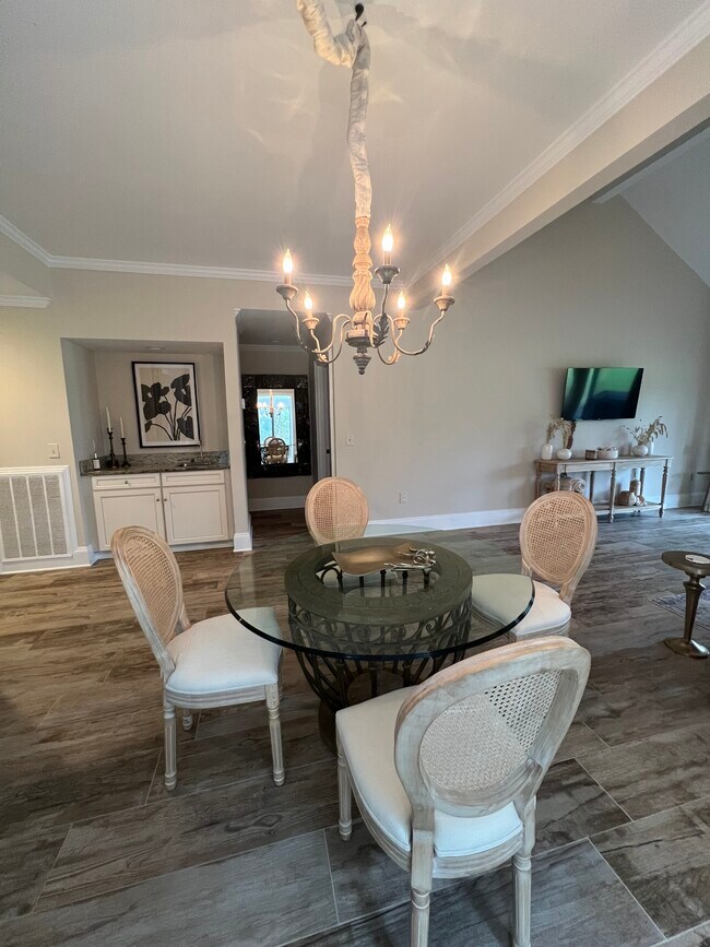 Building Photo - 60 Carnoustie Rd