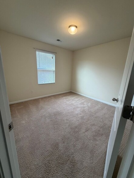 Building Photo - 26 Jones Creek Cir