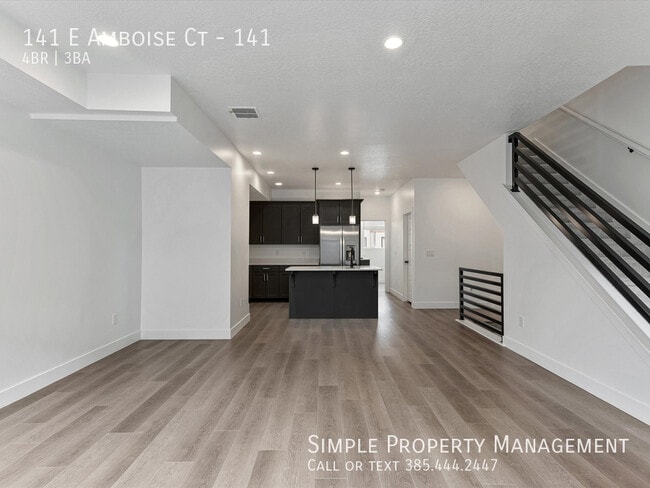 Building Photo - 141 E Amboise Ct