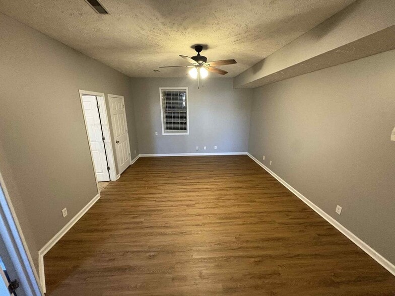 Building Photo - 1213 Chinook Cir