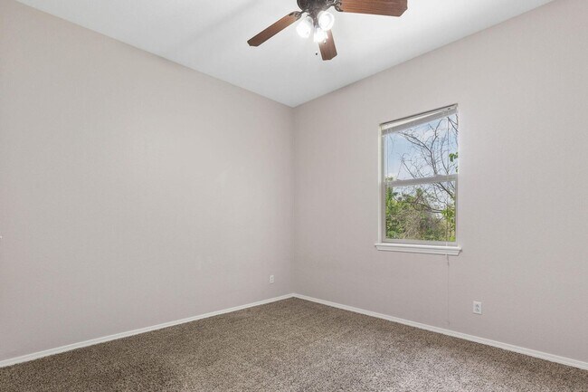 Building Photo - 1297 Hillcrest Pl