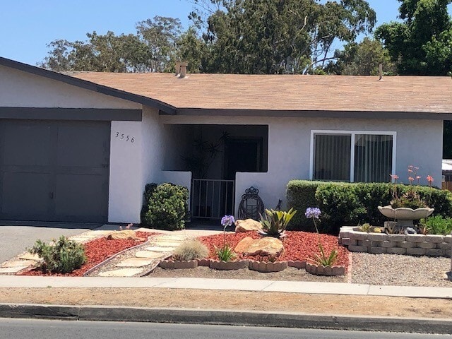 Building Photo - Adorable Oceanside Attached Home Ready Now!