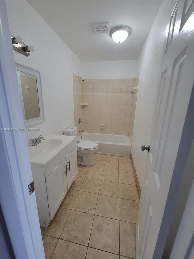 Building Photo - 5967 NW 27th Pl