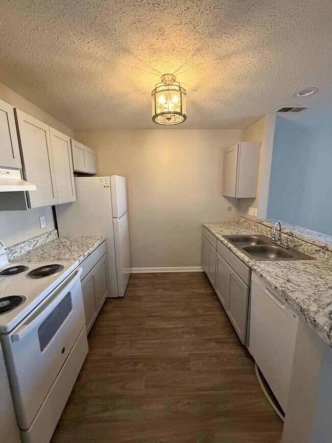 Building Photo - 15 Hamiltons Bay Ct