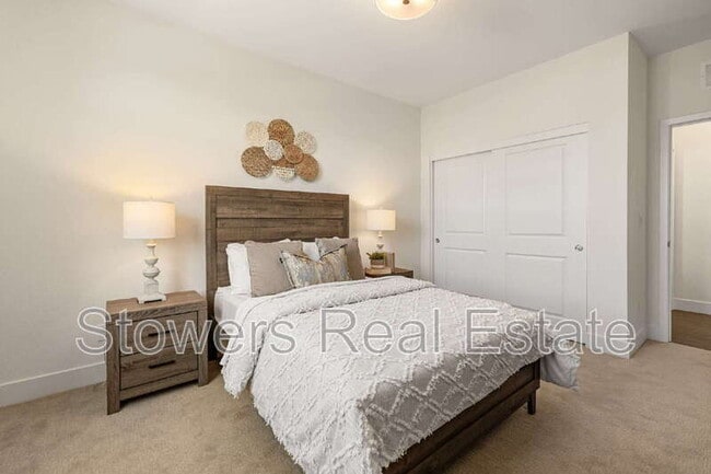 Building Photo - 2428 Periwinkle Pl