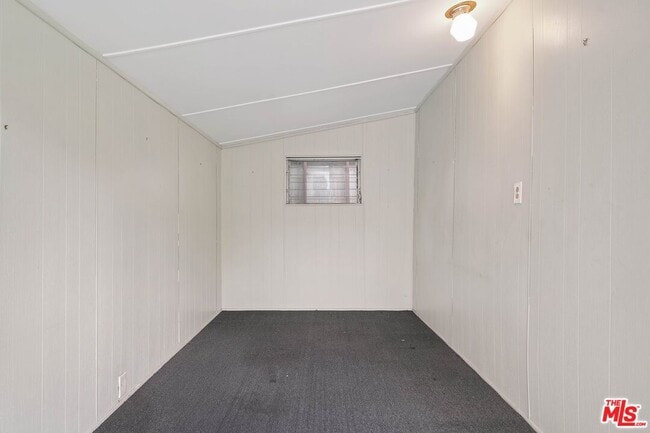 Building Photo - 458 S Citrus Ave