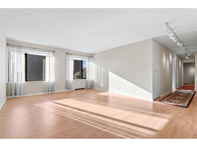 Primary Photo - 15 S 1st St