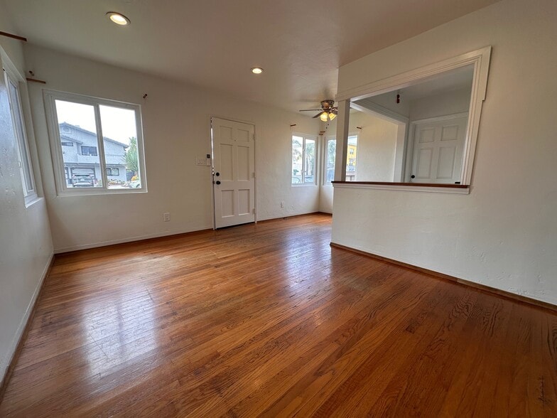 Building Photo - 4659 Idaho St