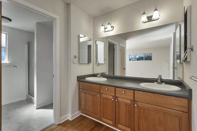 Building Photo - Tons of Space l Great Schools l Prime Sili...