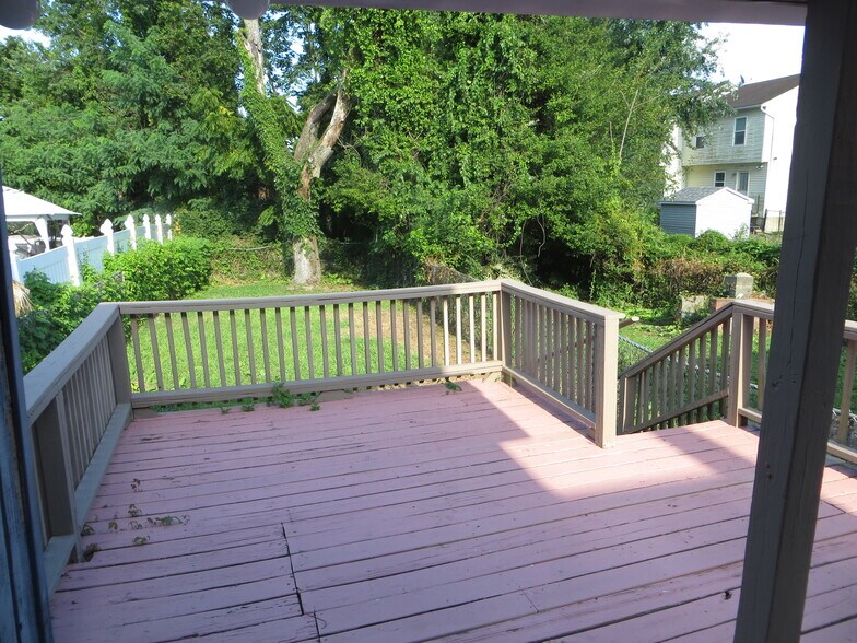 Building Photo - 503 Linden Ave