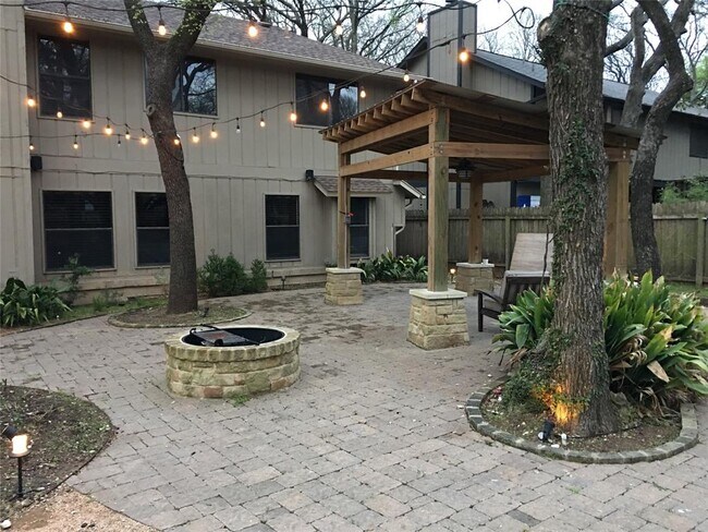 Building Photo - 12304 Boneta Cove