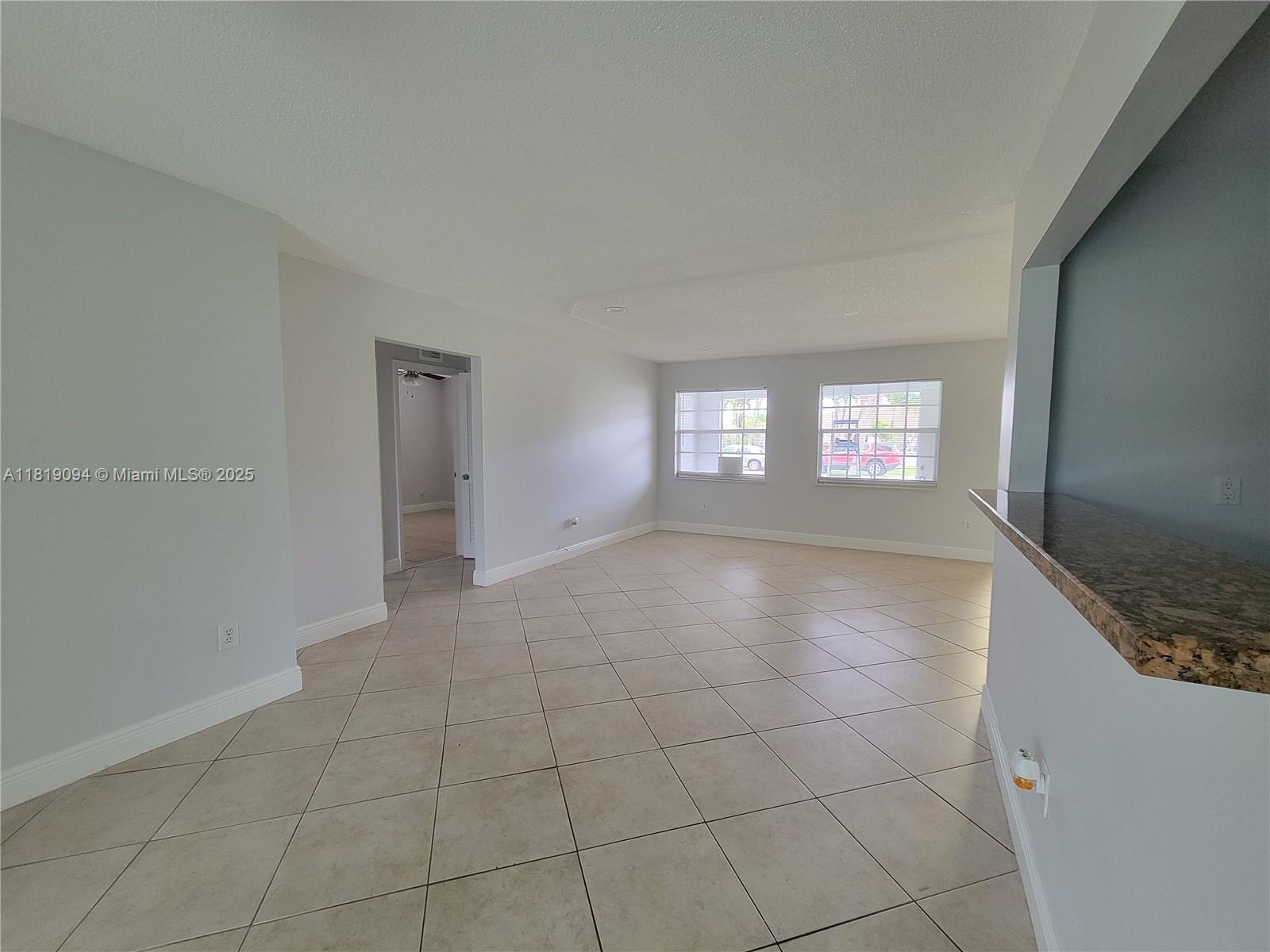 Building Photo - 1814 Oakmount Dr