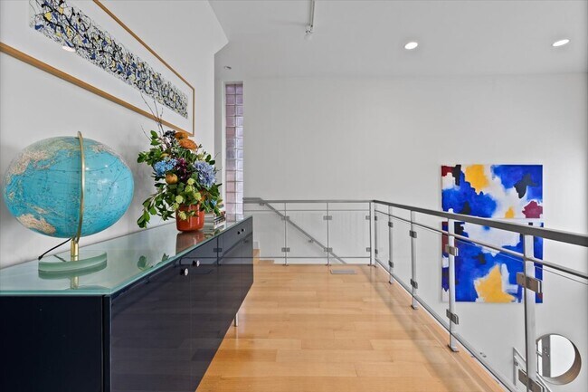 Building Photo - 1823 W Race Ave