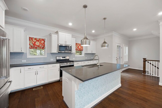 Building Photo - Stunning & Spacious Downtown Kennesaw Townhome 3 Bed 3.5 Bath w/2 Car Garage!