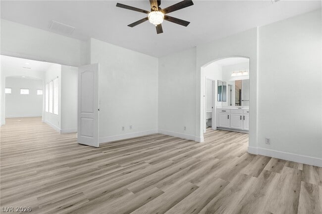 Building Photo - 5568 Jelsma Ave