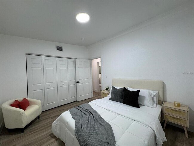 Building Photo - 22011 Catherine Ave