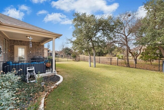 Building Photo - 704 Archer Ln