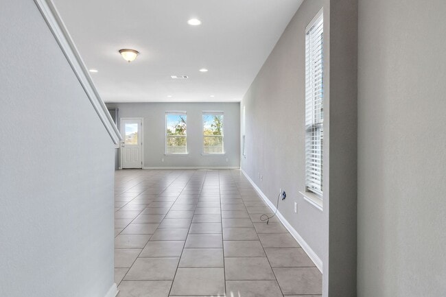 Building Photo - 227 Kellys Heroes Wy