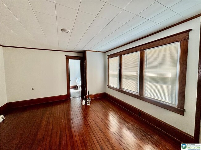 Building Photo - 2960 William Penn Hwy
