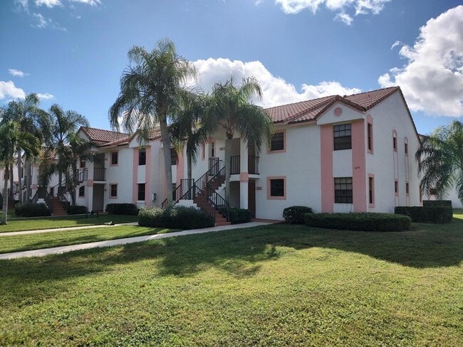 Building Photo - 3050 Norwood Pl