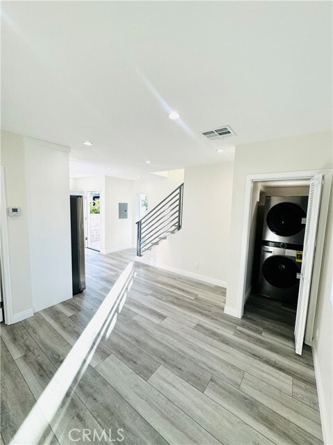 Building Photo - 9318 Encino Ave
