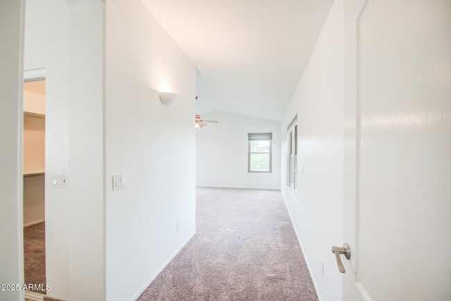 Building Photo - 3938 E San Pedro Ave