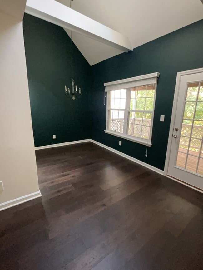 Building Photo - Charming 2-Bedroom Loft-Style Condo in a P...