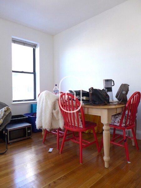 Building Photo - 31 Cunard St