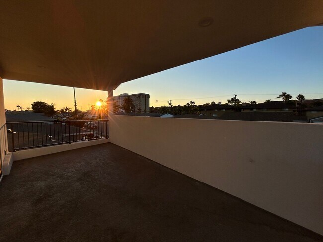 Building Photo - Modern 4 Bed 2 Bath House on Mary Lane!! (...