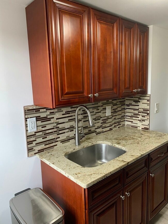 Building Photo - 141 Humphrey St