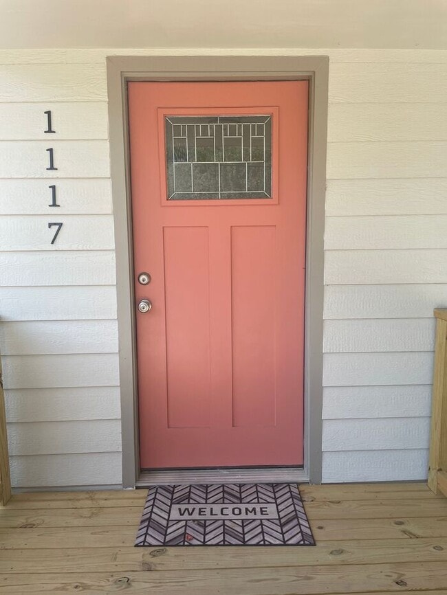 Building Photo - Charming Total Renovation!