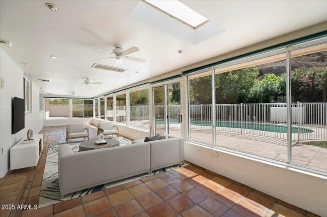 Building Photo - 5019 E Rovey Ave