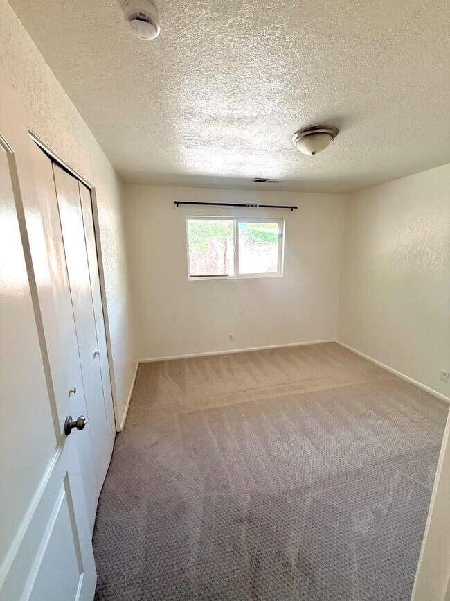 Building Photo - 1149 E Elder Cir