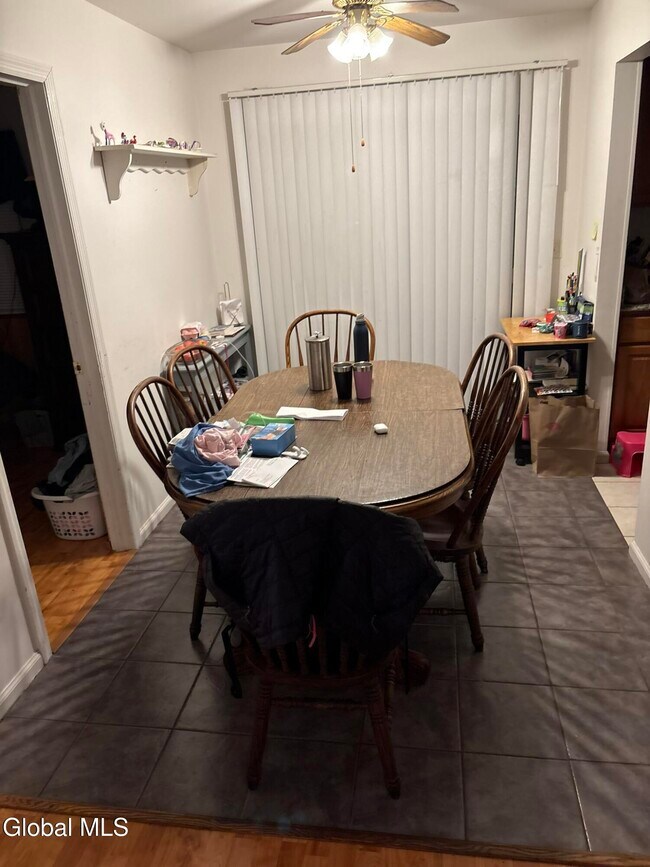 Building Photo - 161 Cedarview Ln