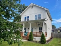 Building Photo - Convenient Living in West End
