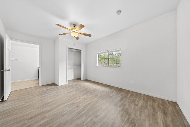 Building Photo - 301 Tatum Rd