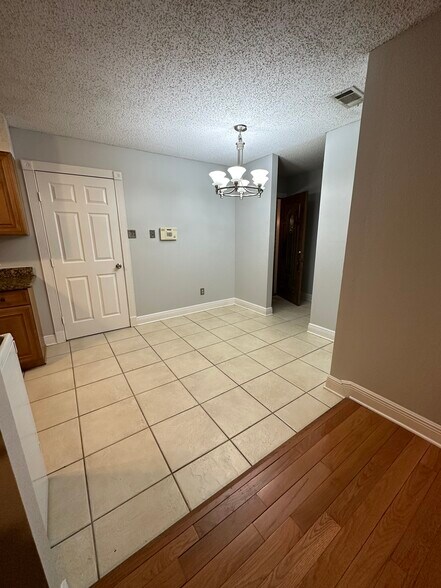 dining room - 557 Esplanade St