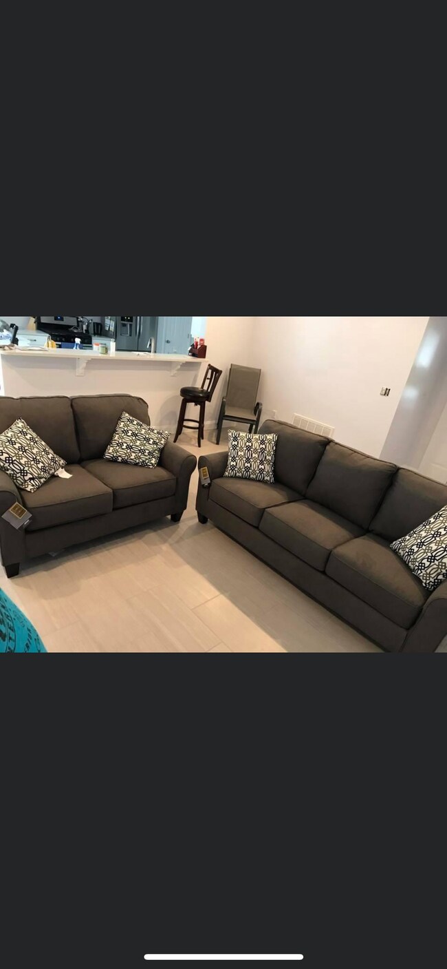 Living room - 3622 Azalea Dr