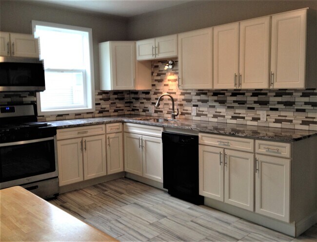 316 Kitchen - 314 Pleasant St