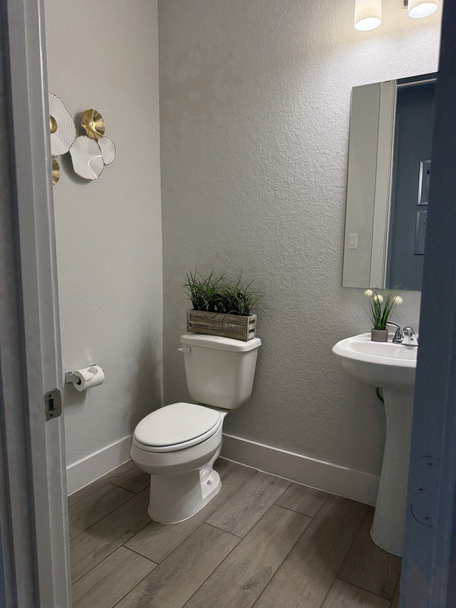Half bath first floor - 9518 Luke Path
