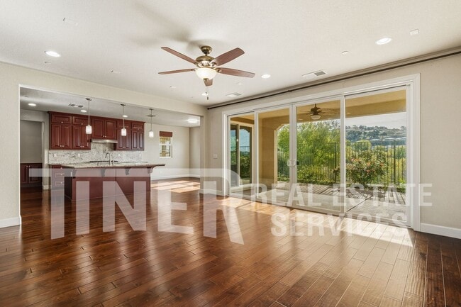 Building Photo - 7542 Pesaro Dr