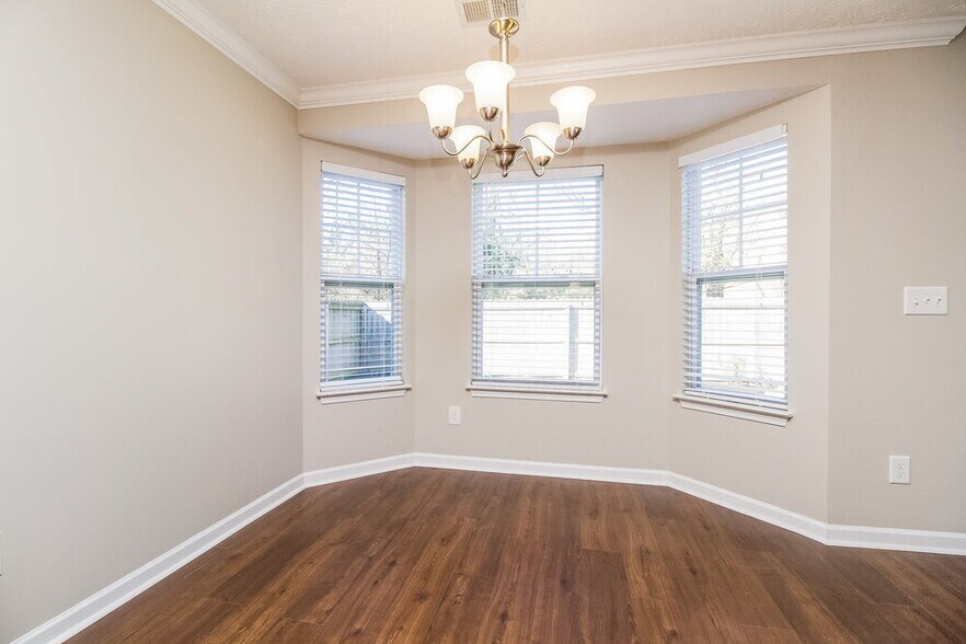 Building Photo - 327 Sarava Ln