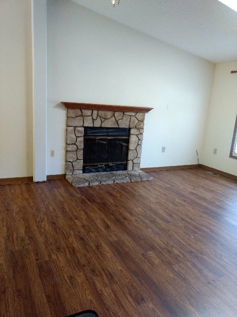 Living Room withe w/b fireplace - 314 Lake Crystalbrook Dr