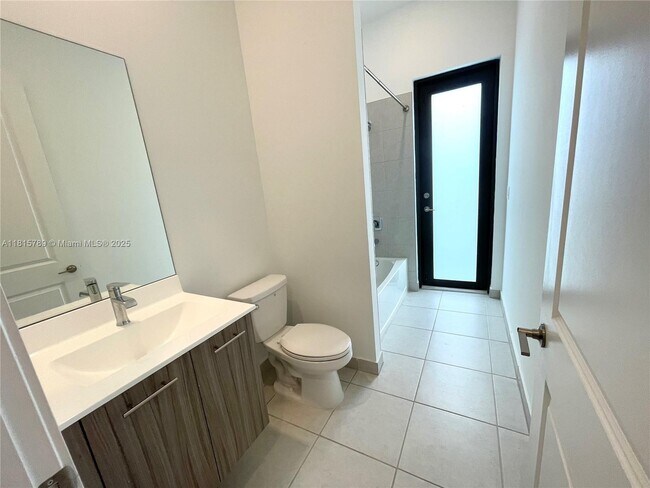 Building Photo - 4506 SW 174th Ave